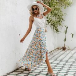 Jupe Bohème À Fleurs Fendues -Mode Bohème Soldes 819293542483492864 ee560b7b 04a7 452c 92a8 1d76b4846b7e