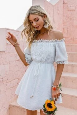 Robe Asymétrique En Dentelle Blanche